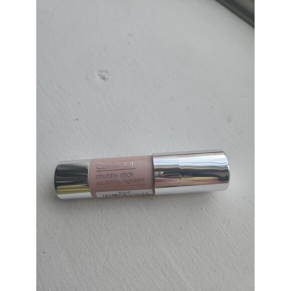 Clinique Chubby Stick Sculpting Highlight in 01 Hefty Highlight NEW - Picture 1 of 5